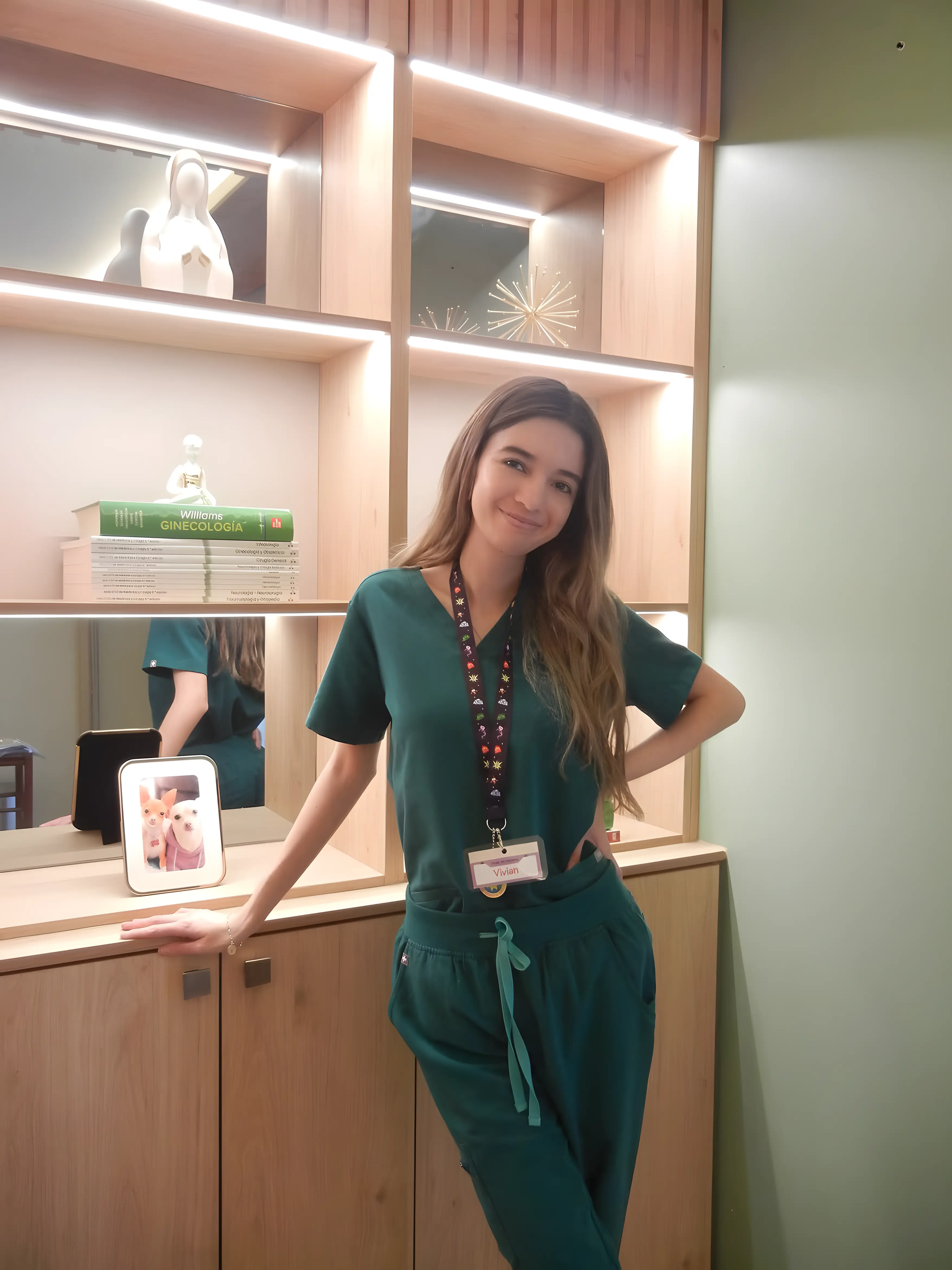 Dra. Vivian Ríos Gómez en consulta